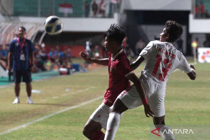 Timnas U-16 bersua Myanmar. (ANTARA FOTO/Andreas Fitri Atmoko)