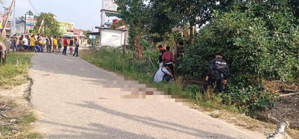 (Pihak Polsek Bayung Lencir saat melakukan olah TKP) IDN Times/Istimewa