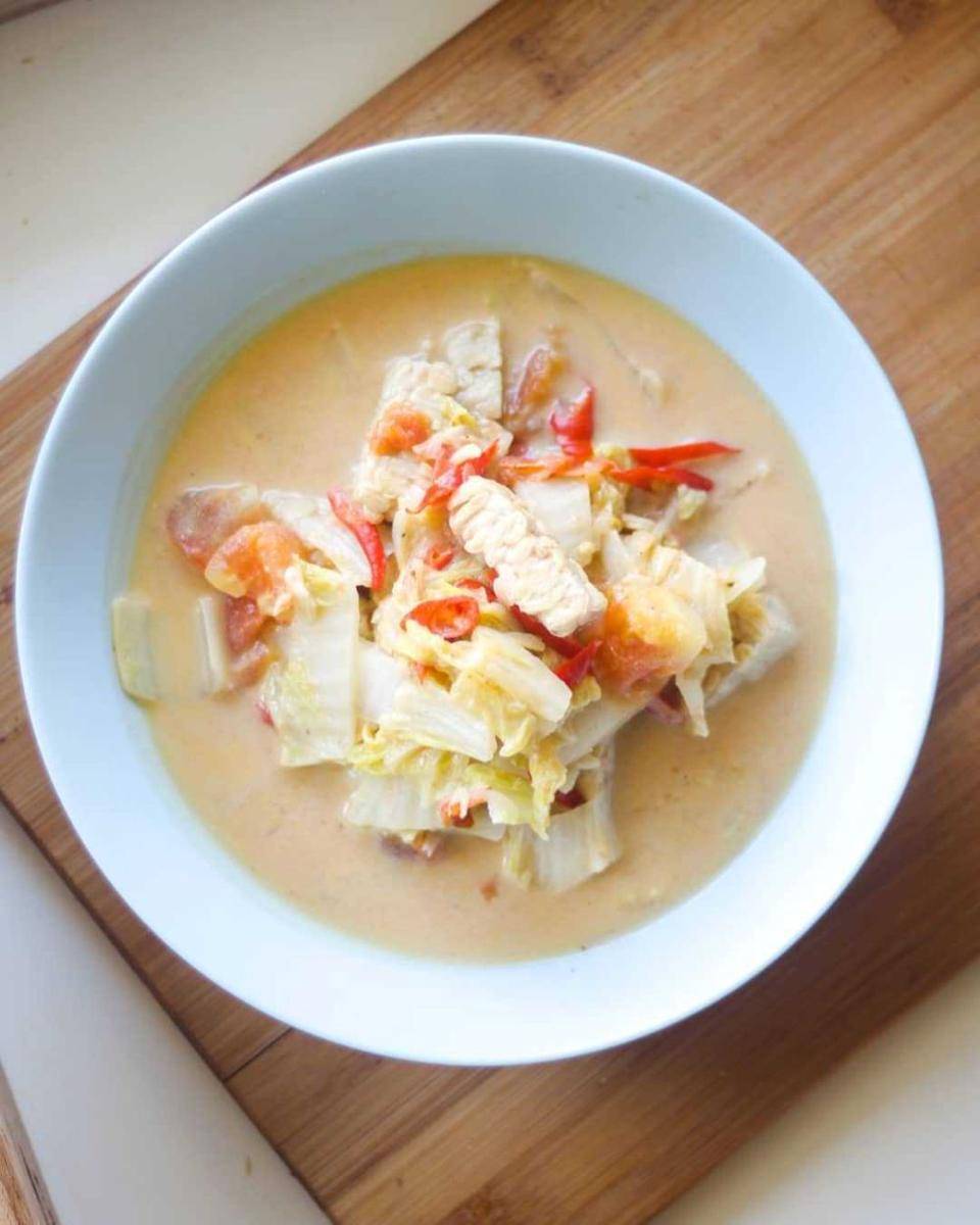 sawi putih kuah santan (instagram.com/misisdevi)