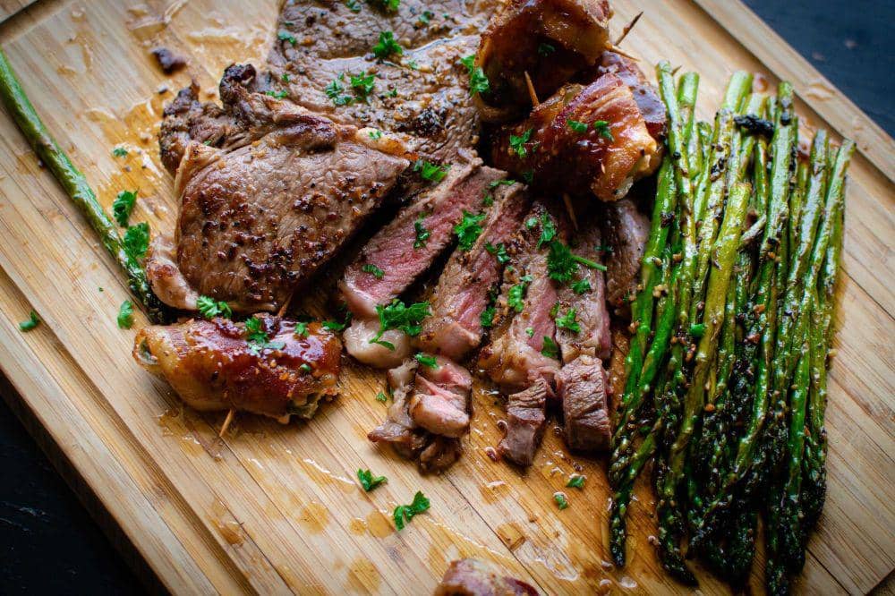 ilustrasi steak (unsplash.com/byrdman85)