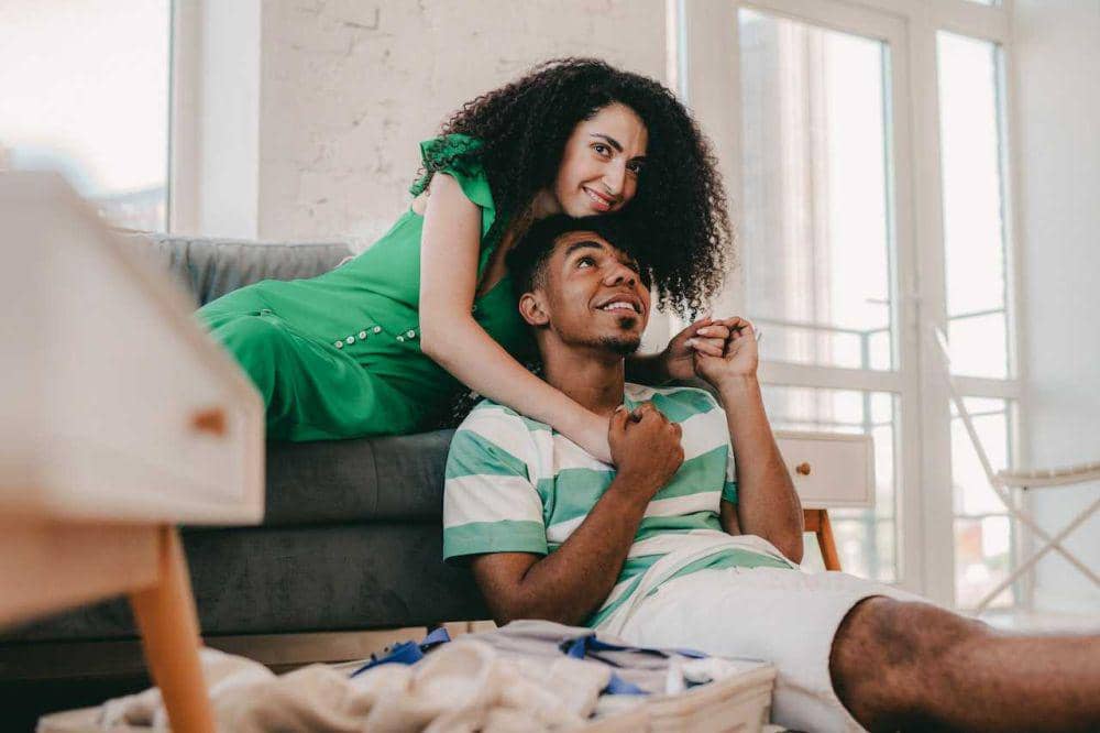 ilustrasi pasangan (pexels.com/SHVETS production)