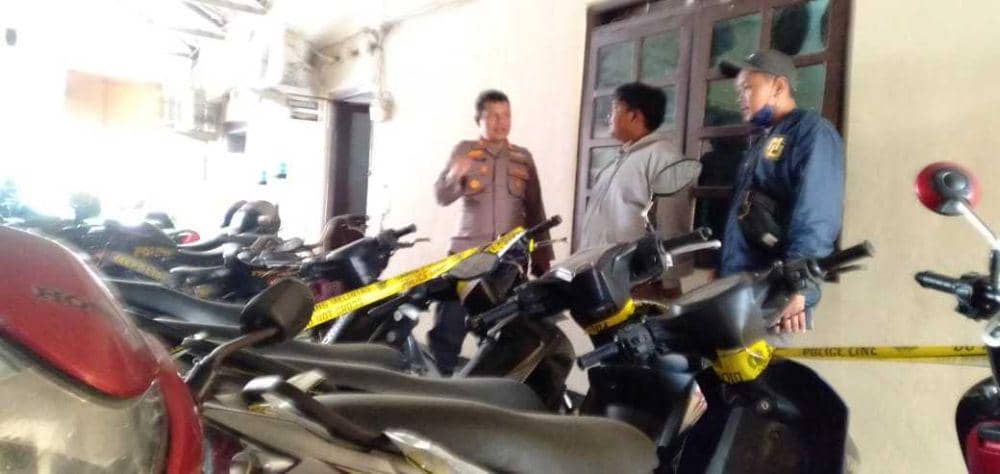 Barang bukti penggelapan berupa 3 unit sepeda motor di Polsek Kasihan. (IDN Times/Daruwaskita)