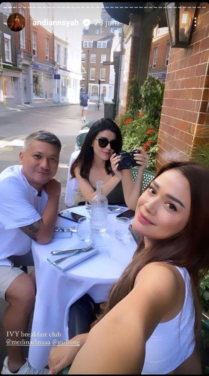 potret liburan Gading, Andi, Medina (instagram.com/andiannsyah)
