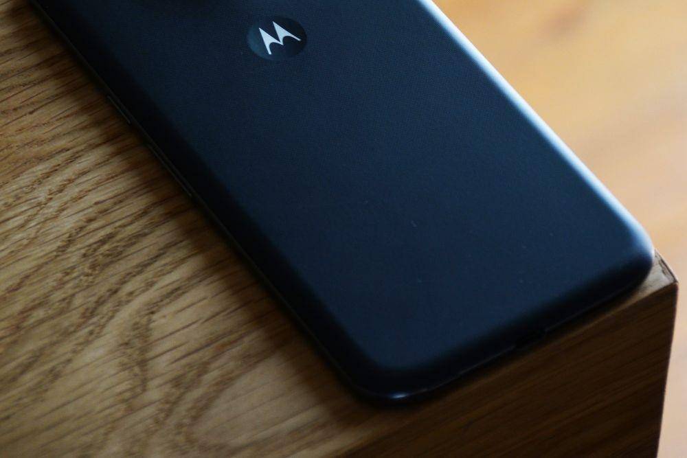 ilustrasi smartphone Motorola (pexels.com/John Tekeridis)
