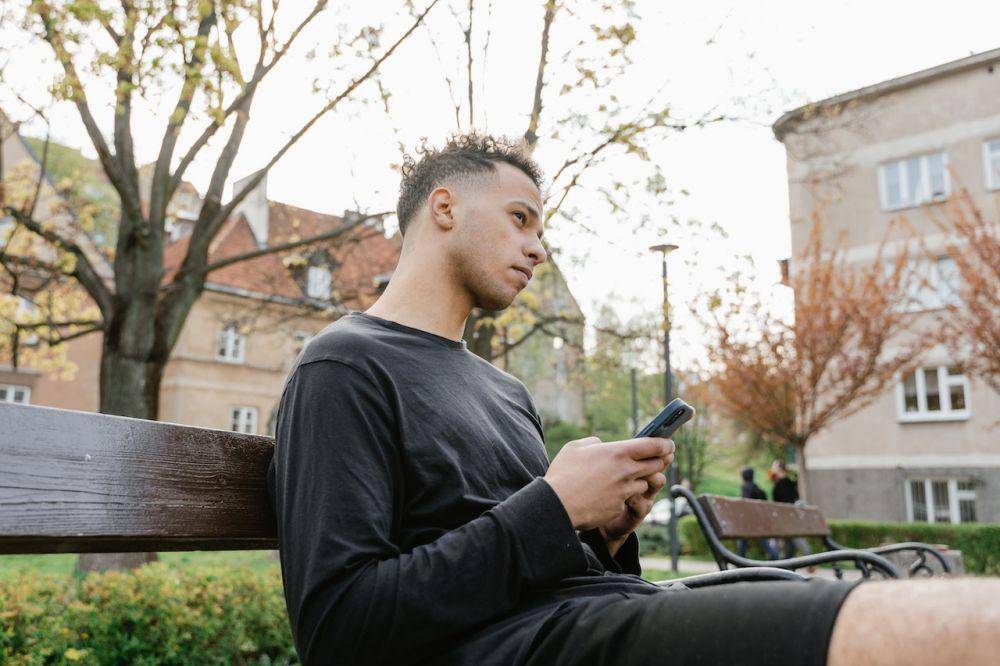 ilustrasi salah membeli Smartphone (pexels.com/MART PRODUCTION)