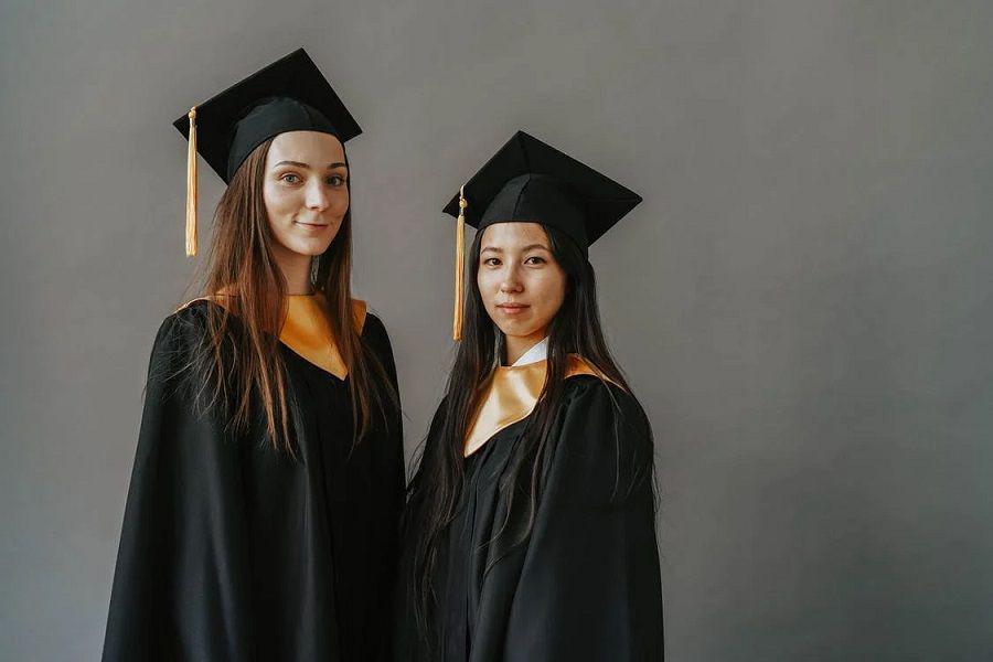 ilustrasi wisuda (pexels.com/olia danilevich)