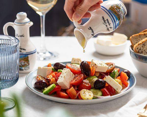 Ilustrasi greek salad (pixabay.com/galyafanaseva)