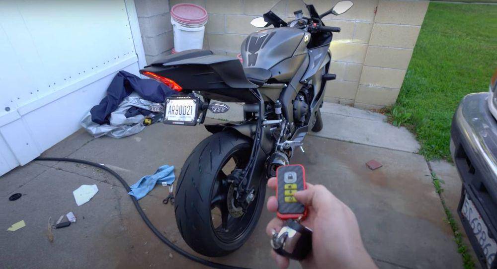 memasang alarm motor (youtube.com/Richy)