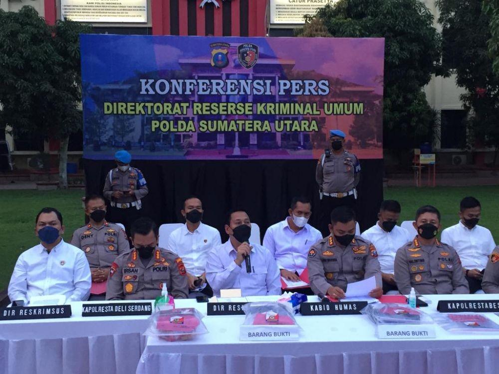 Polda Sumut memaparkan perkembangan penggerebekan judi online di Sumut, Rabu (10/8/2022). (IDN Times/Istimewa)