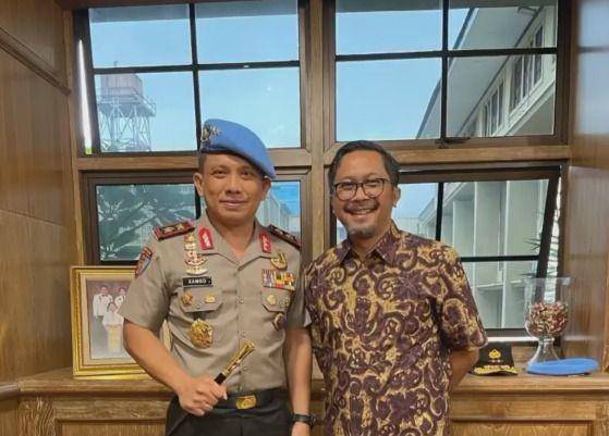 Sosok Fahmi Alamsyah, Penasihat Ahli Kapolri Bidang Komunikasi yang dikabarkan mengundurkan diri setelah Irjen Ferdy Sambo ditetapkan tersangka. (instagram.com/fahmisonic)