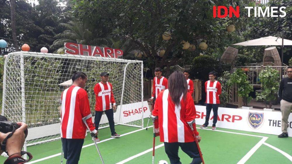 Timnas Amputasee Indonesia menerima bantuan dana dari Sharp dan The Goods Dept (IDN Times/Margith Juita Damanik)