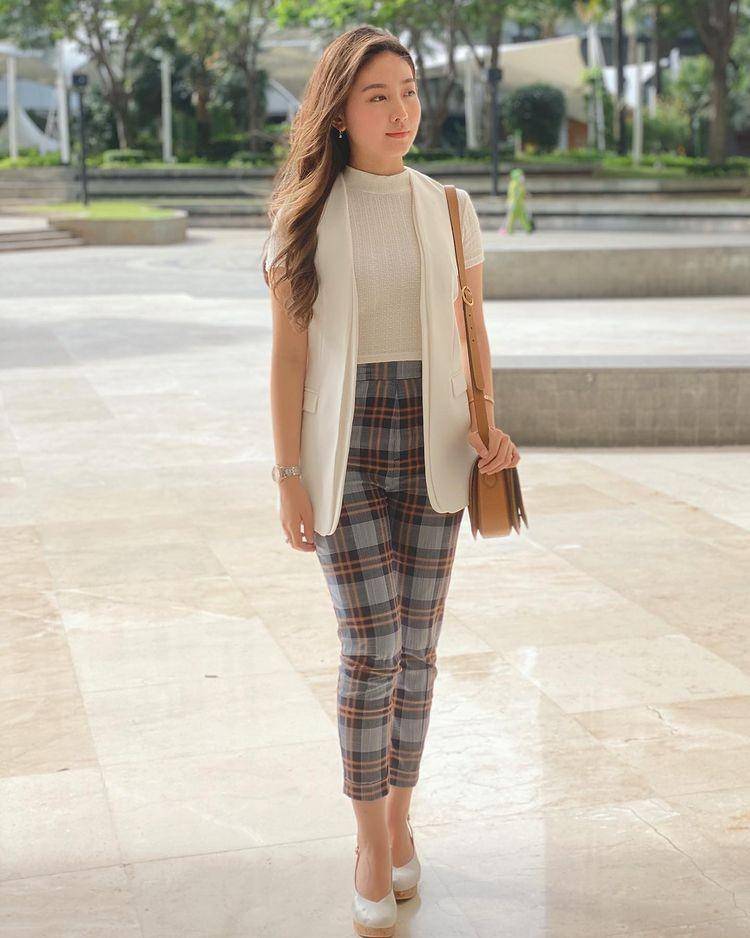 OOTD ke kantor ala artis (instagram.com/natashawilona12)
