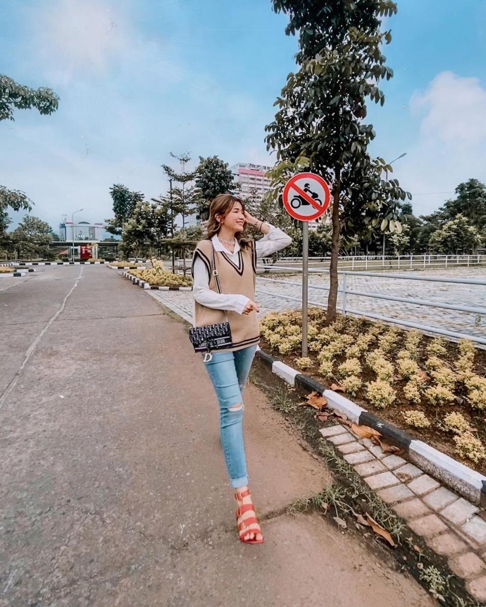 padu padan layering outfit ala Furry Citra (instagram.com/furrycitra)
