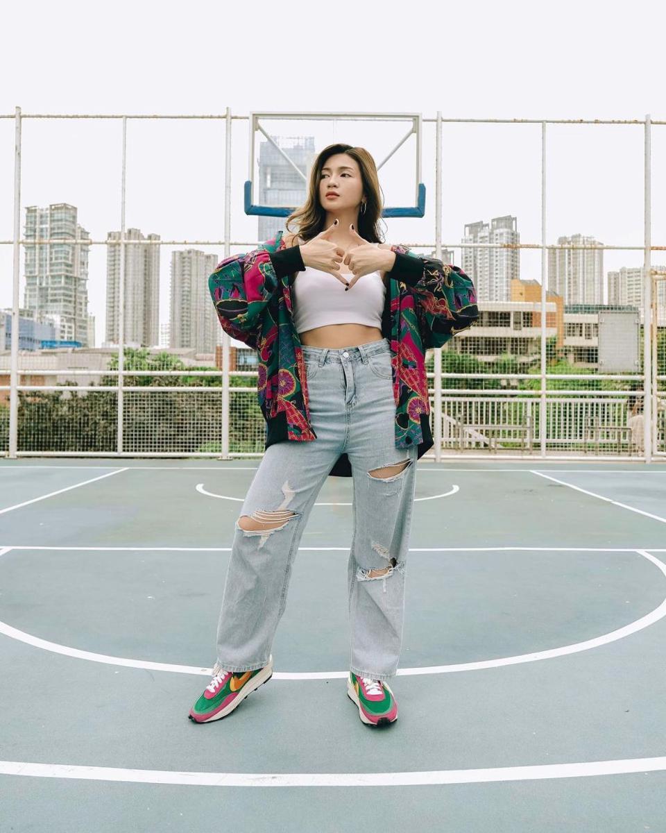 padu padan layering outfit ala Furry Citra (instagram.com/furrycitra)