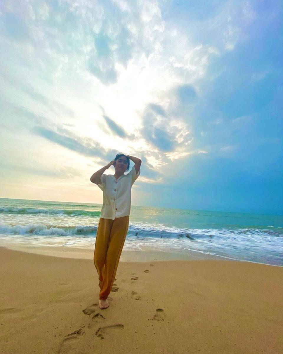 OOTD untuk badan pettite ala Alifa Lubis (instagram.com/alifalubis)