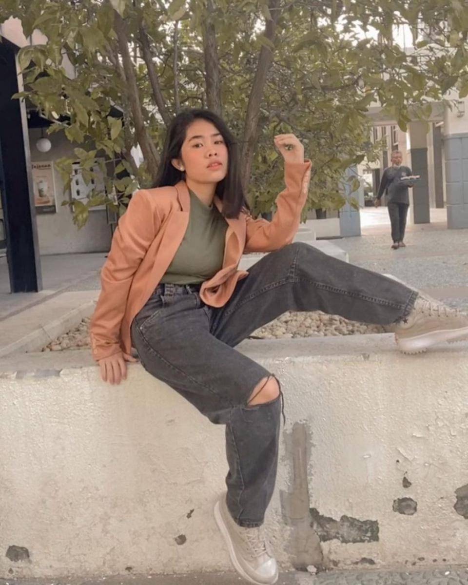 OOTD untuk badan pettite ala Alifa Lubis (instagram.com/alifalubis)