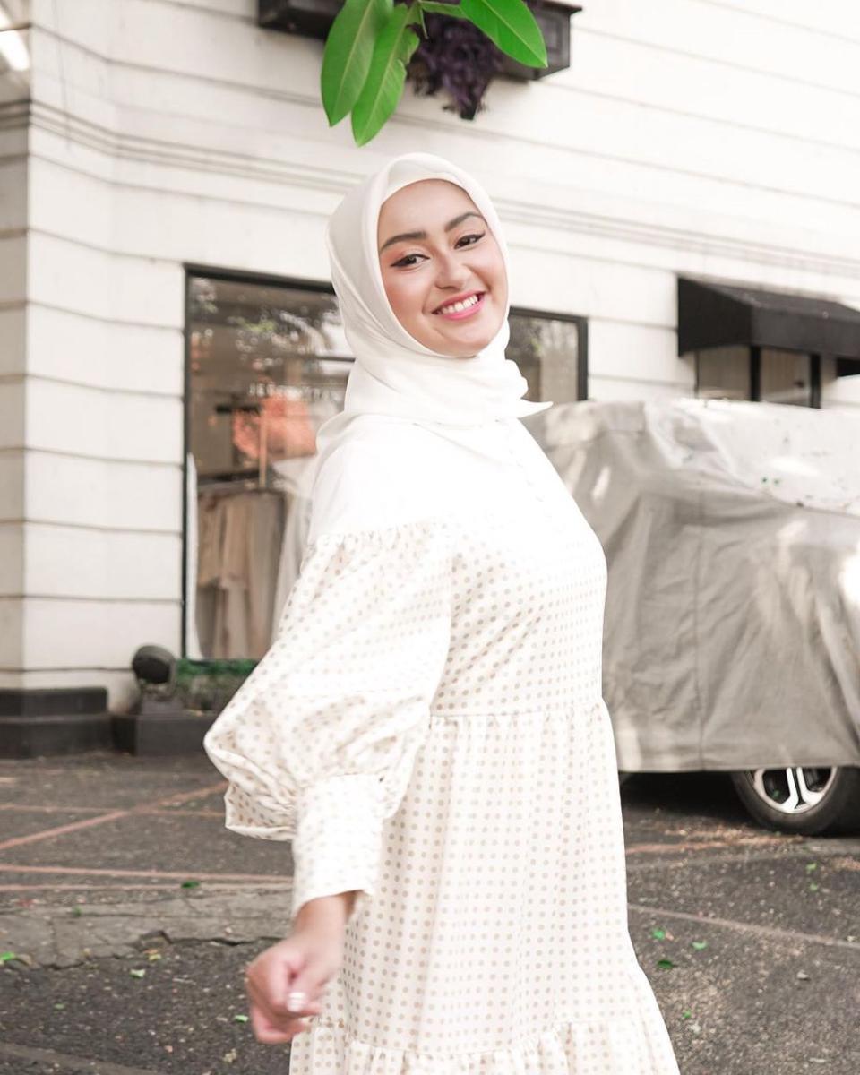 potret Memes Prameswari berhijab (instagram.com/memes_prameswari/)
