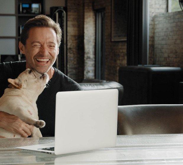 potret Hugh Jackman dan anjing peliharaan. (instagram.com/thehughjackman)
