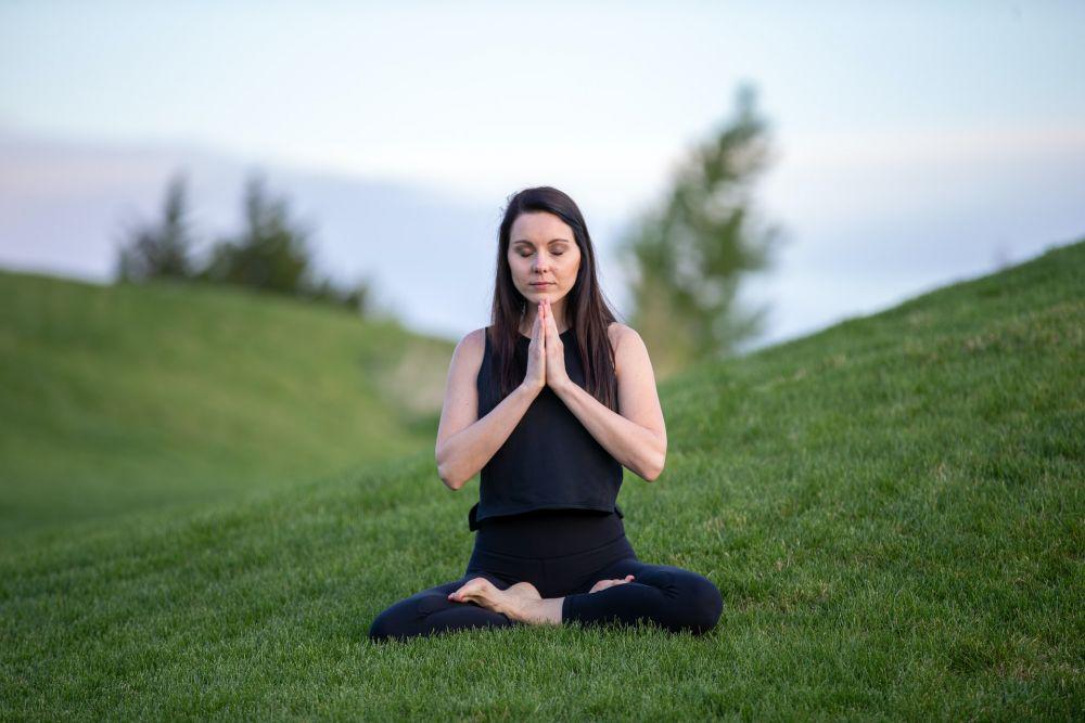 Ilustrasi melakukan kegiatan meditasi (unsplash.com/Benjamin Child)