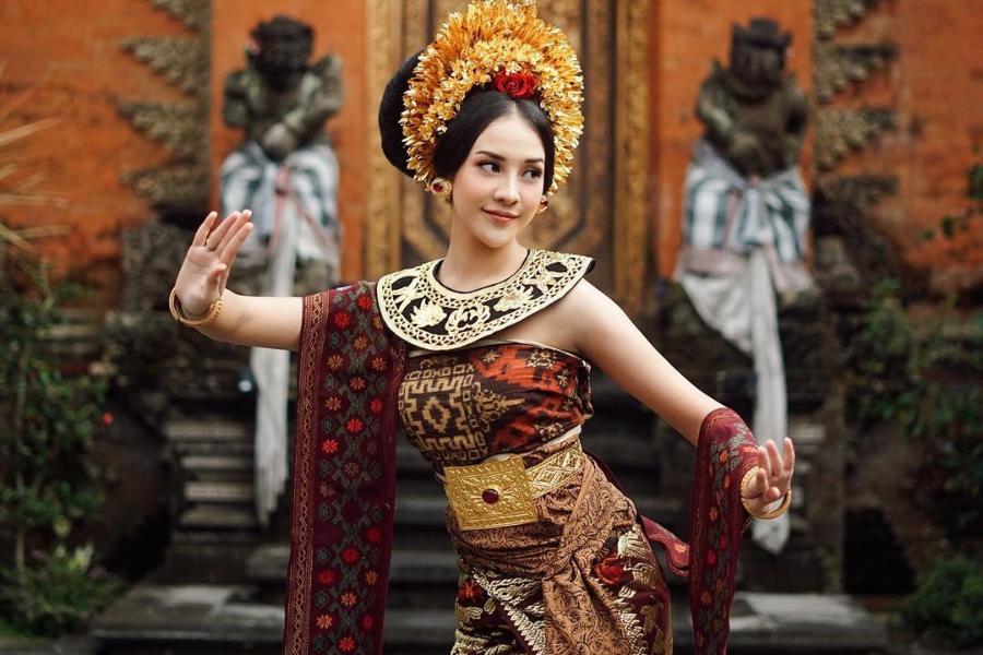 [QUIZ] Dari Busana Adat Favorit, Kami Tahu Apa yang Paling Kamu Banggakan dari Indonesia