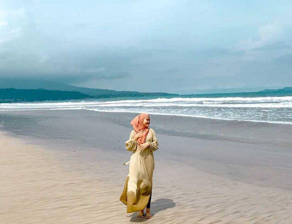 Pantai Kedu Warna (instagram.com/febyatikadewi_)
