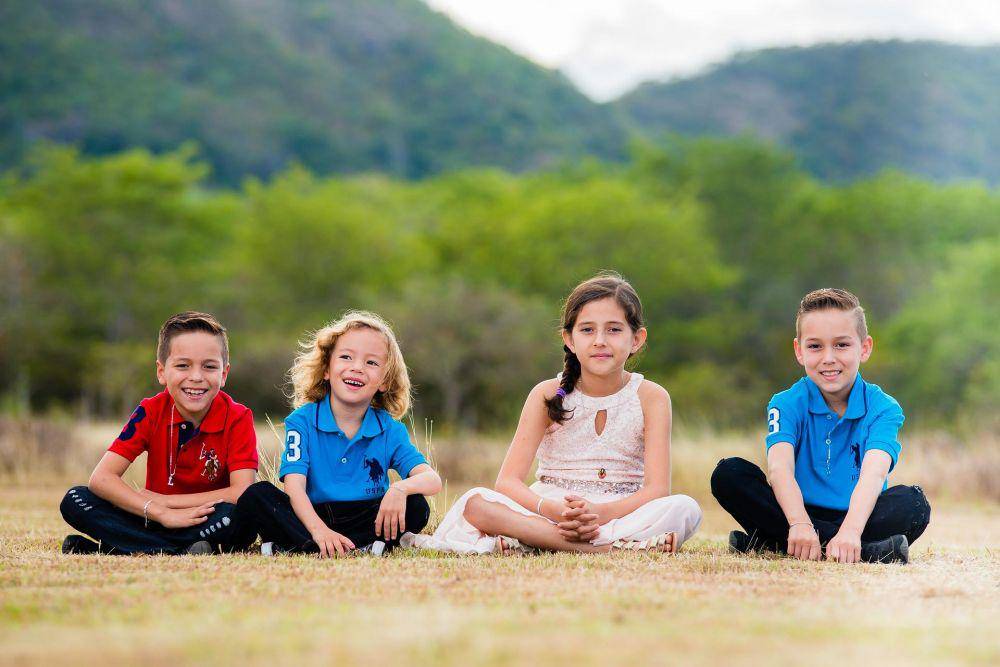 ilustrasi anak-anak dalam keluarga (pixabay.com/aaron00023)