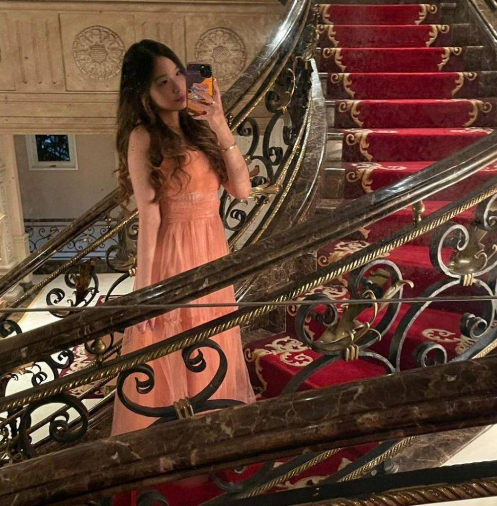 OOTD long dress brokat ala Aliyyah Kohl (instagram.com/aliyyah.kohl)