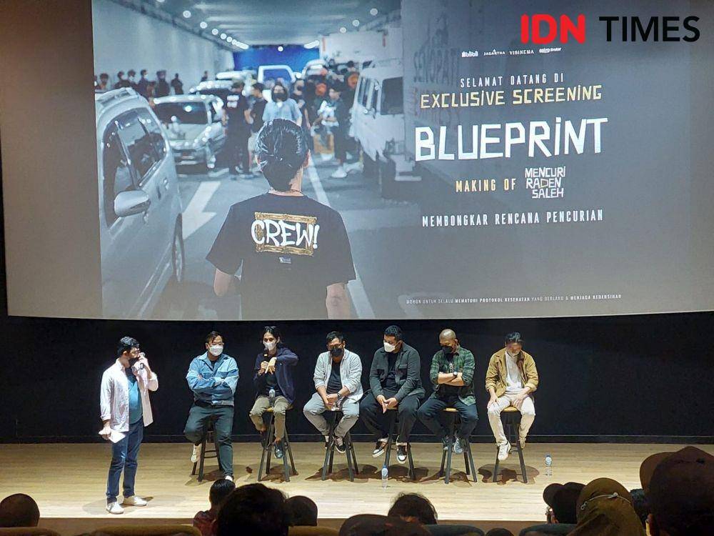 Produser, Sutradara, dan tim produksi film Mencuri Raden dalam Blue Print Making of Mencuri Raden Saleh pada Rabu (10/8//2022) (IDN Times/Erfah Nanda)