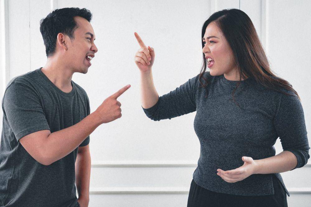 ilustrasi berkelahi dengan pasangan (unsplash.com/Afif Kusuma)