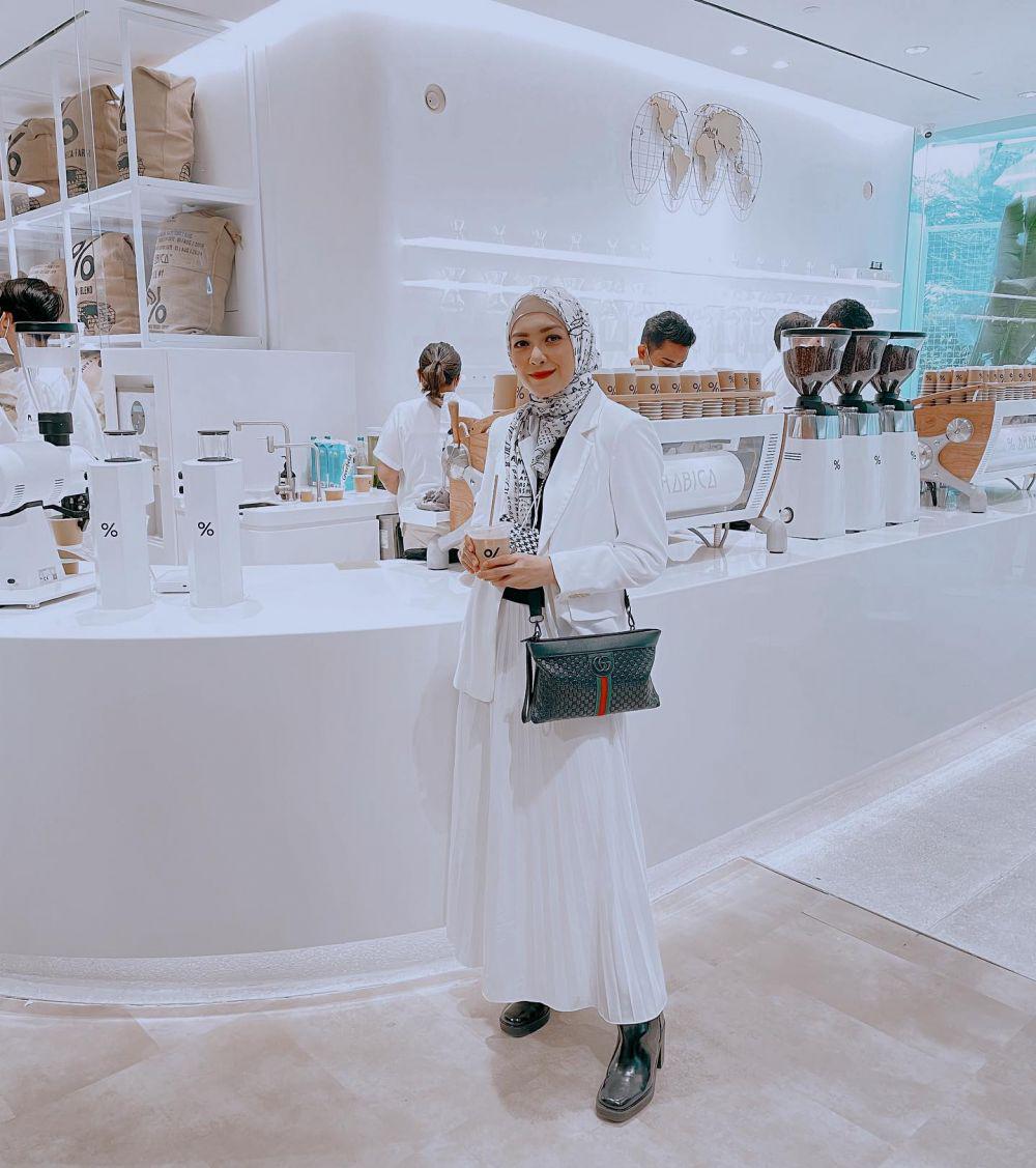 padu padan hijab dan blazer ala Richa Novisha (instagram.com/richaiskak)