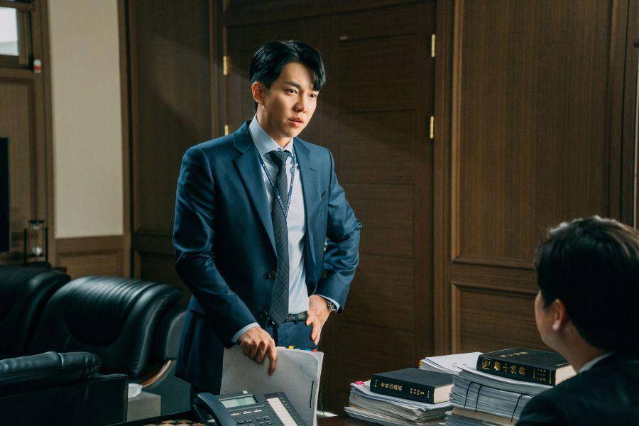 Lee Seung Gi di KDrama The Law Cafe. (dok. KBS/The Law Cafe)
