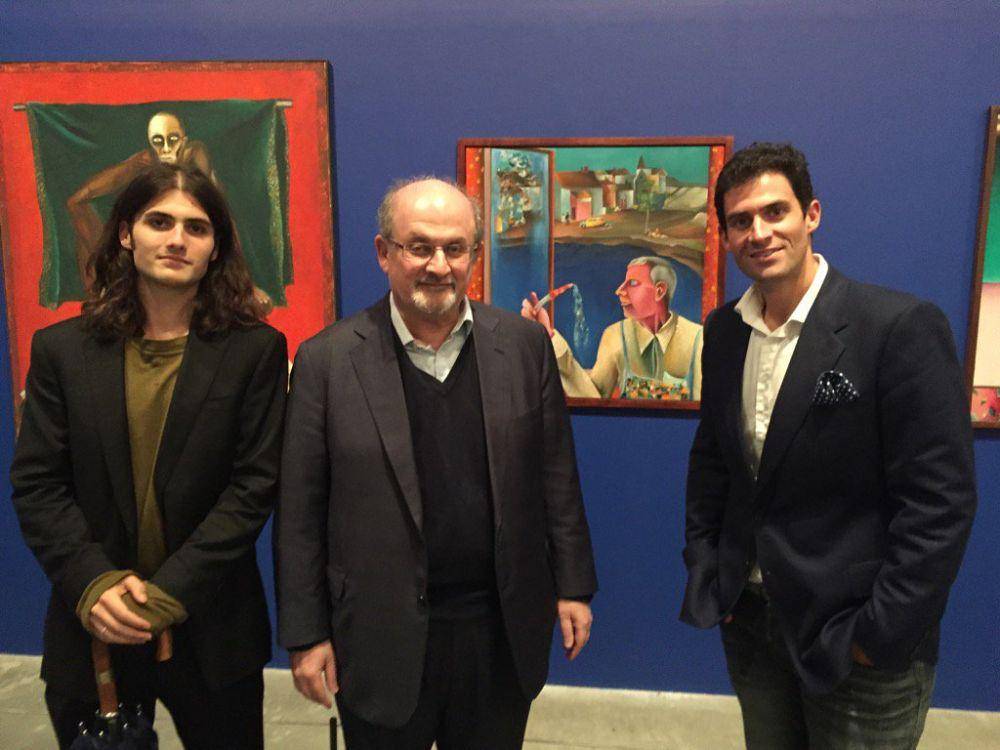 Salman Rushdie (tengah) (Twitter.com/Salman Rushdie)
