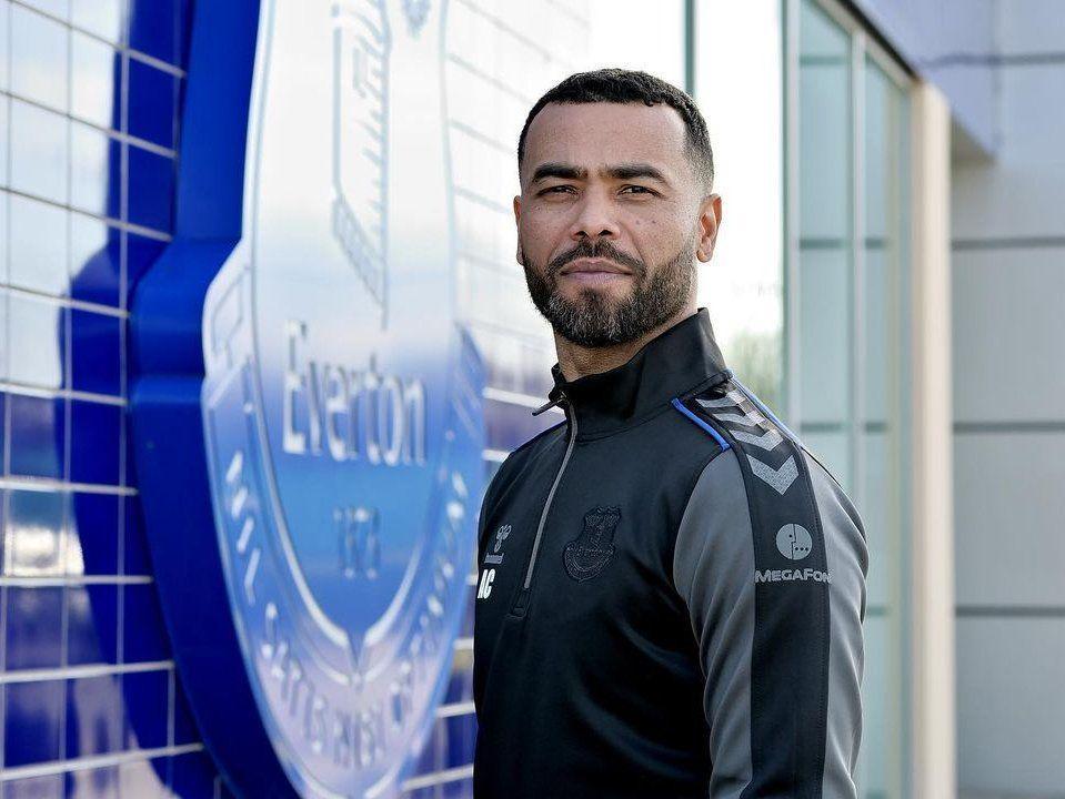 5 Eks Bintang Premier League Kini Jadi Asisten Pelatih Klub Inggris