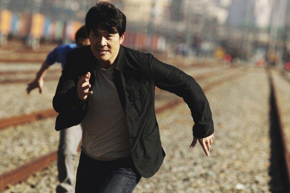 Kim Sang Kyung di film Montage (koreanfilm.or.kr)