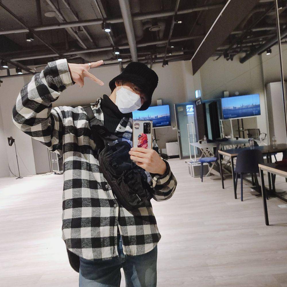 referensi outfit Sangyeon The Boyz (twitter.com/WE_THE_BOYZ)