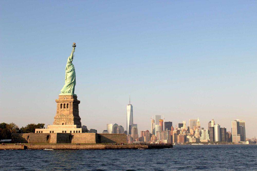 Patung Liberty (unsplash.com/@priyankartistry)