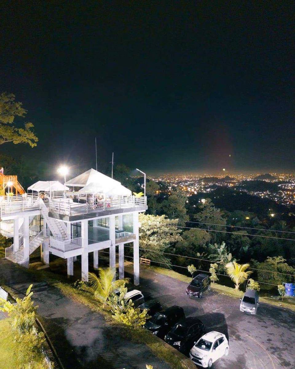 Puncak Mas (instagram.com/tegarbentario5)
