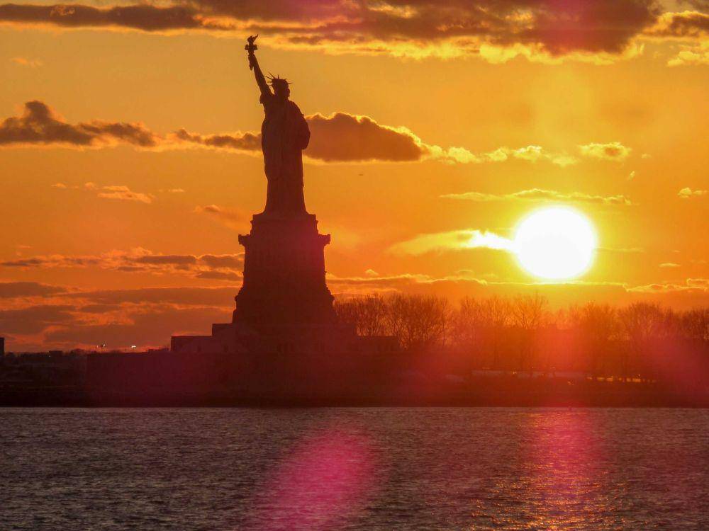 Patung Liberty (unsplash.com/@b3ckstage)