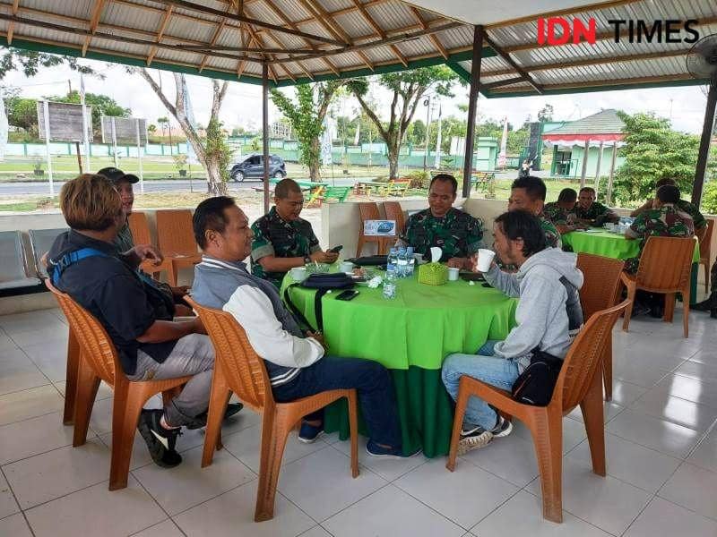 Dandim 0913/PPU, Letkol Inf. Arfan Affandi serta jajaran ketika bersilahturahmi dengan wartawan di PPU (IDN Times/Ervan)