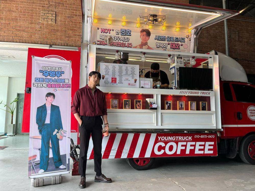 ide outfit Kang Tae Oh, Lee Jun Ho di Extraordinary Woo (instagram.com/kto940620)