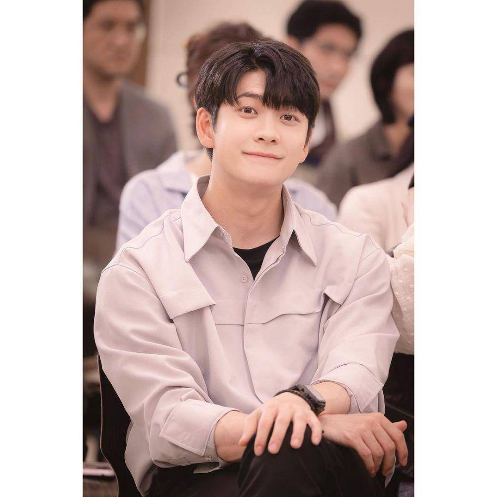 ide outfit Kang Tae Oh, Lee Jun Ho di Extraordinary Woo (instagram.com/manofcreation_official)