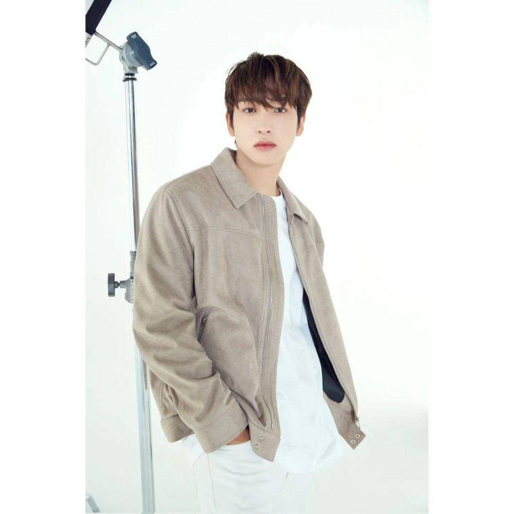 referensi outfit Sangyeon The Boyz (instagram.com/sangyeon_mango)