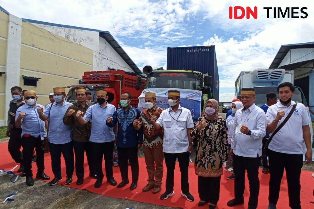 Ekspor perdana senilai Rp6,5 miliar produk Desa Sejahtera Astra di Makassar. (IDN Times/Trio Hamdani)