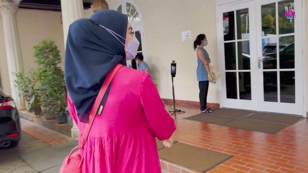 Irish Bella jemput anak sekolah (youtube.com/aishtv2019)