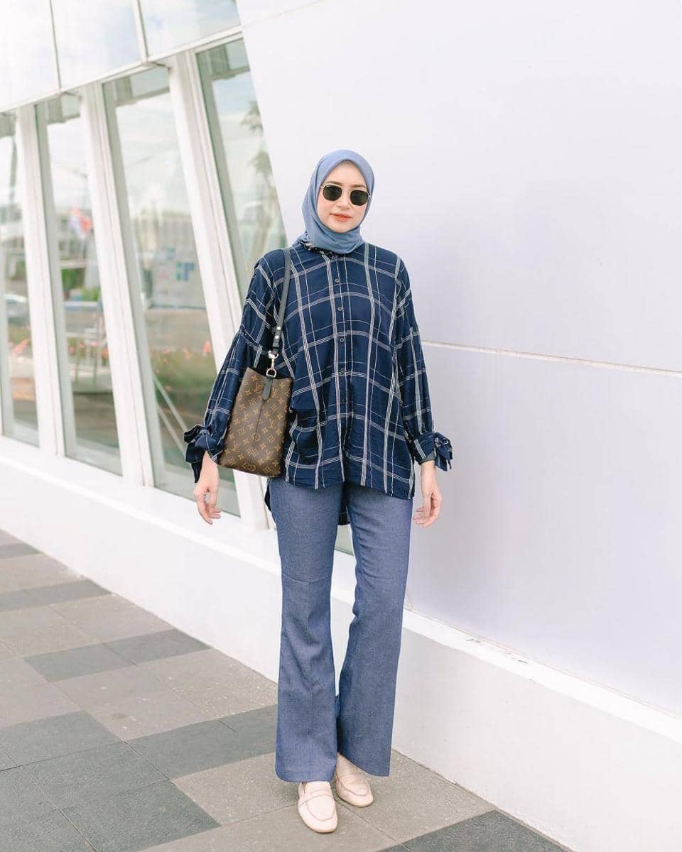 padu padan outfit motif plaid ala Bahjatina (instagram.com/bahjatina)
