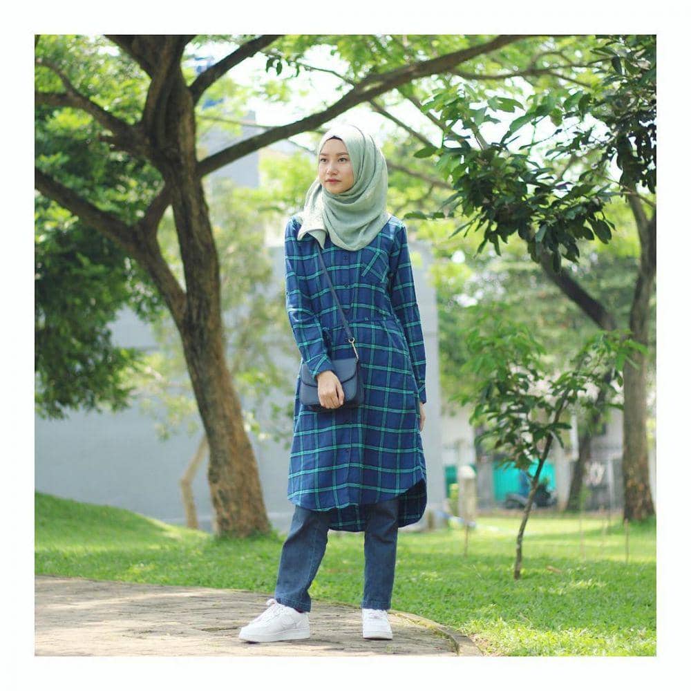 padu padan outfit motif plaid ala Bahjatina (instagram.com/bahjatina)