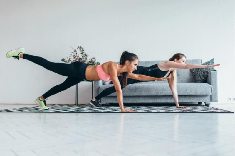 13 Gerakan Workout tanpa Alat Bantu, Kembalikan Tubuh Ideal!