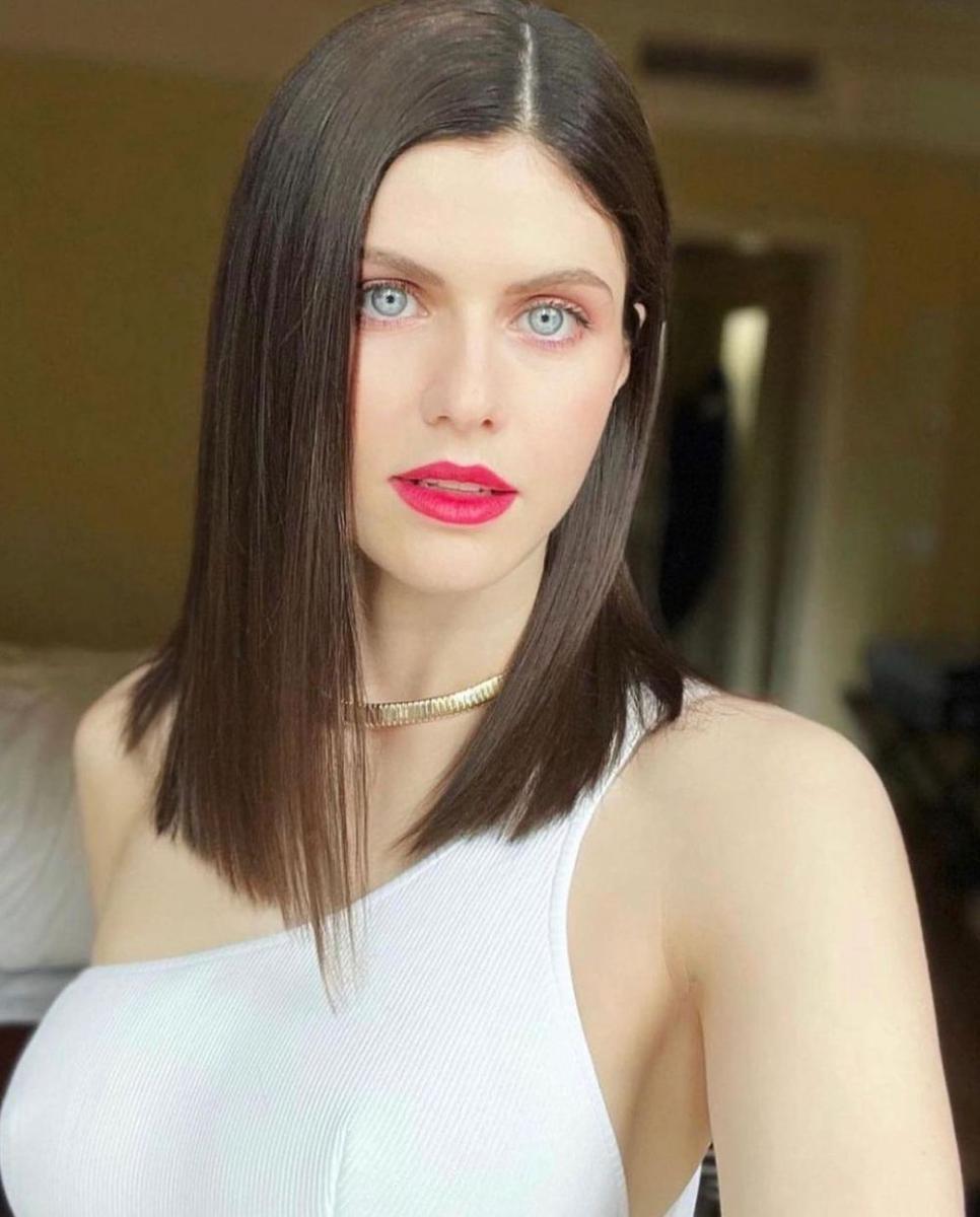 Alexandra Daddario (instagram.com/alexandradaddario)