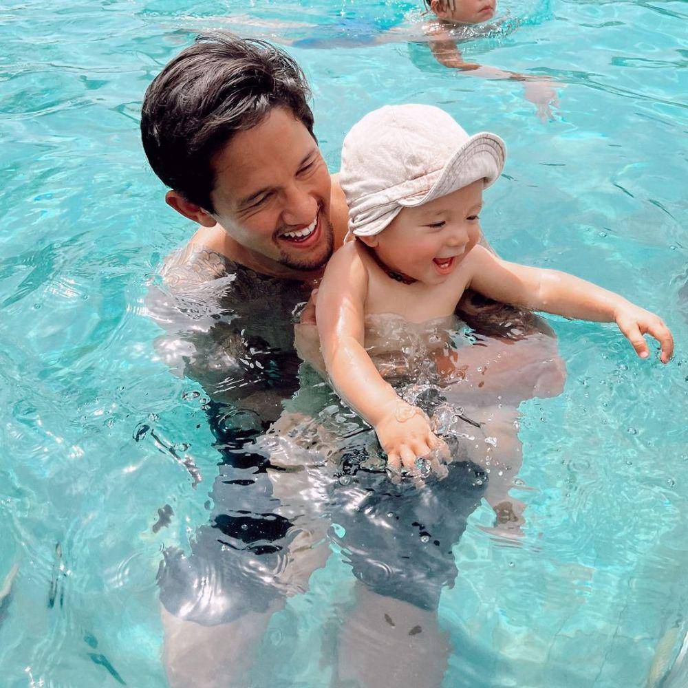 Irfan Bachdim dan buah hati (instagram.com/jenniferbachdim)