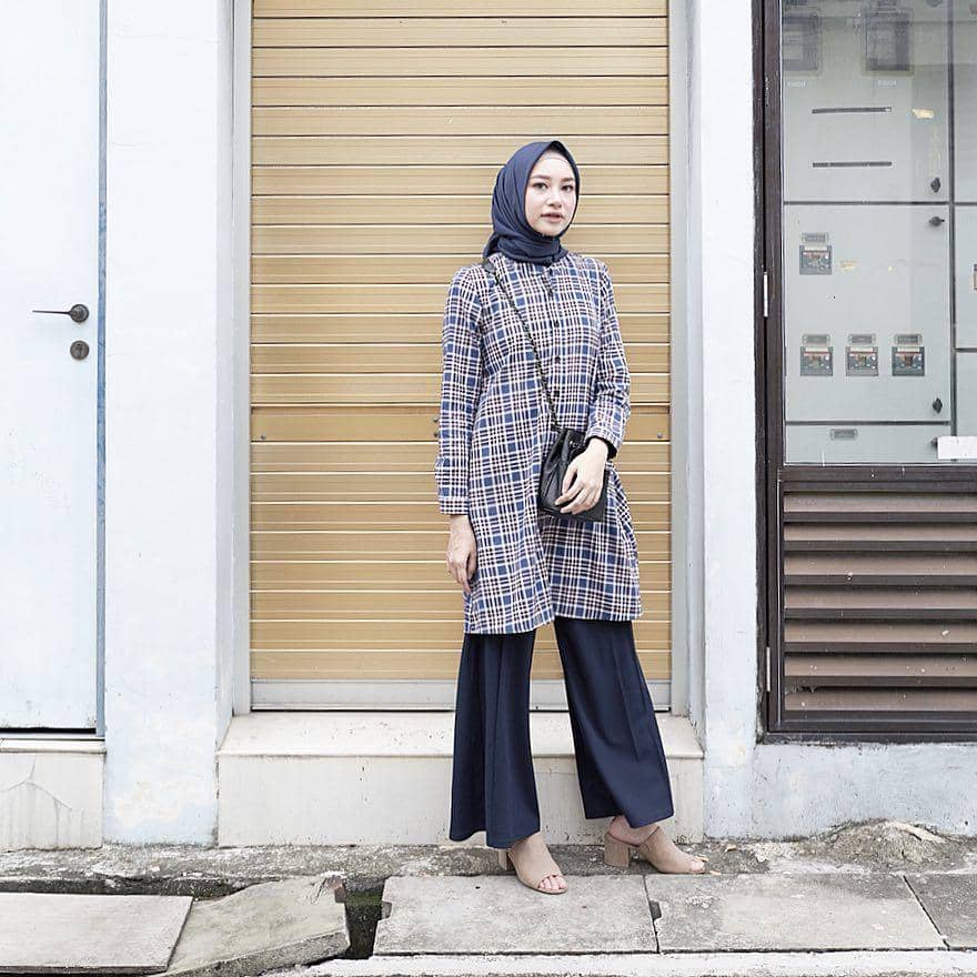 padu padan outfit motif plaid ala Bahjatina (instagram.com/bahjatina)